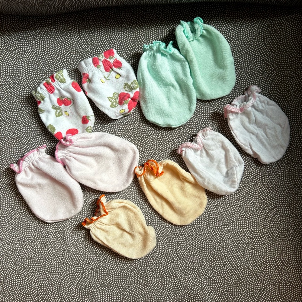 Newborn Mittens